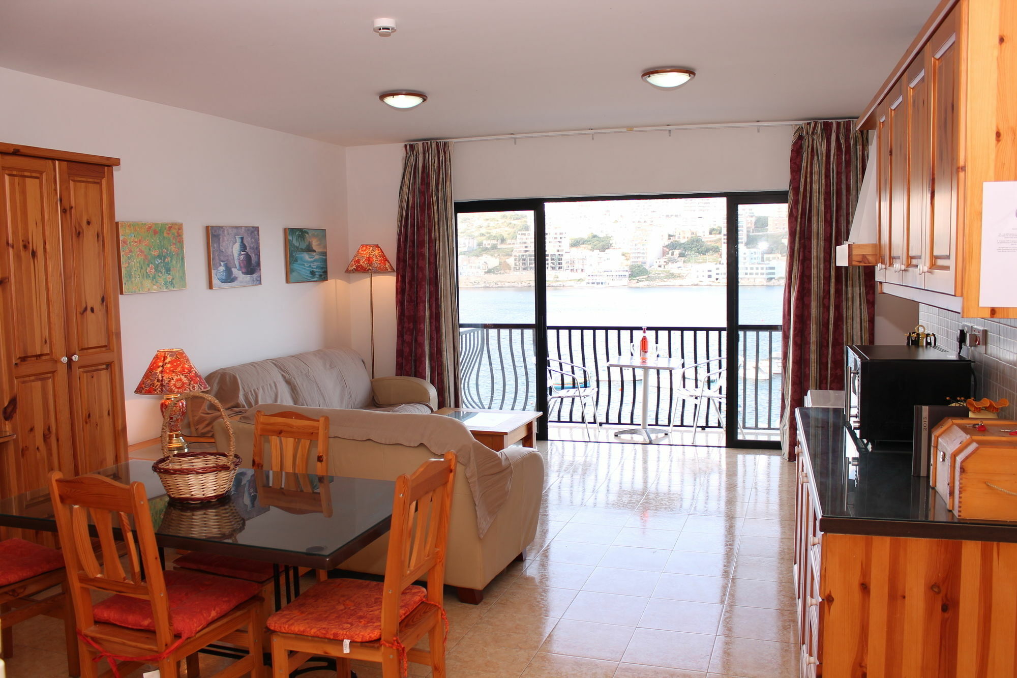 Harbour Lights Seafront 2 Bedroom With Panoramic Sea Views - By Getawaysmalta Apartman