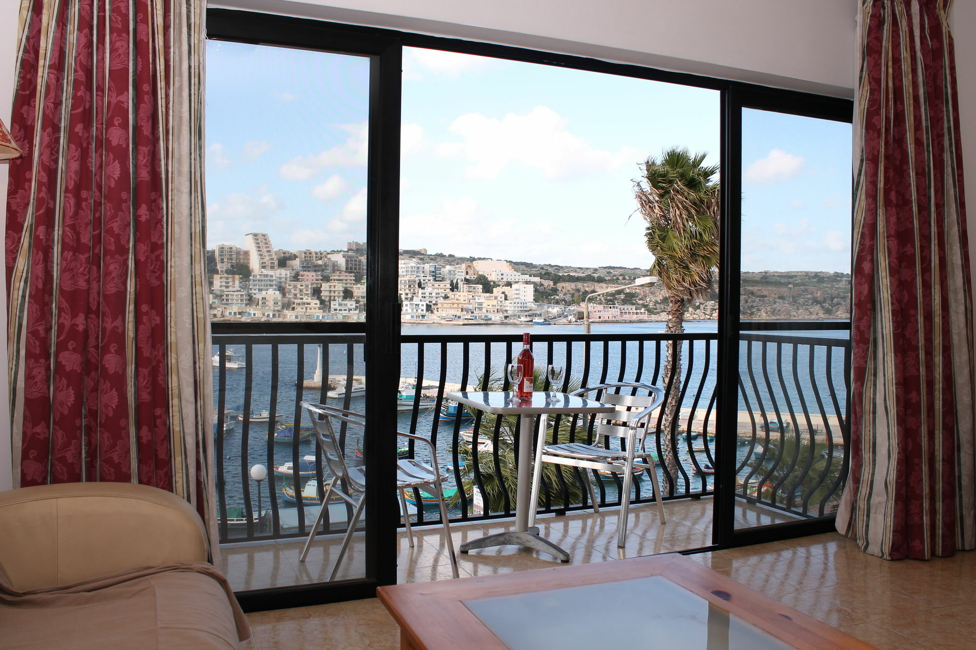 Harbour Lights Seafront 2 Bedroom With Panoramic Sea Views - By Getawaysmalta *